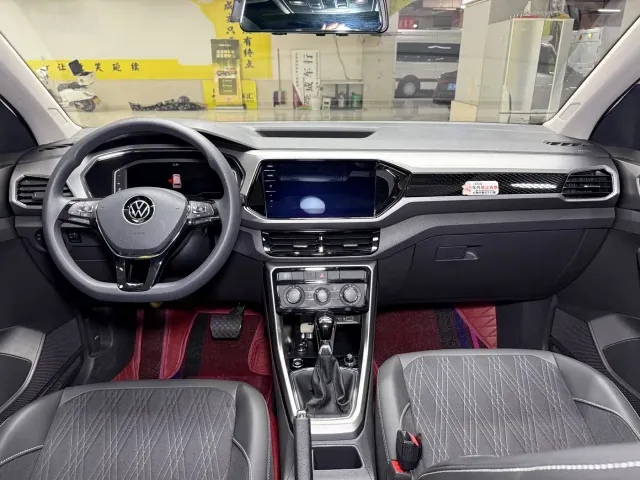 Volkswagen T-Cross — Фото автомобиля 10