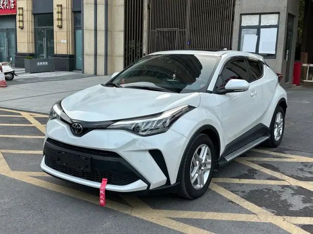 Фотография автомобиля — Toyota C-HR