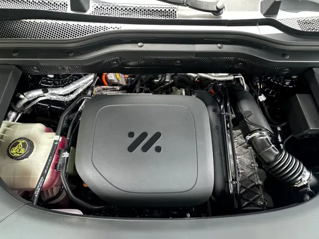 IM Motors LS9 — Фото автомобиля 18