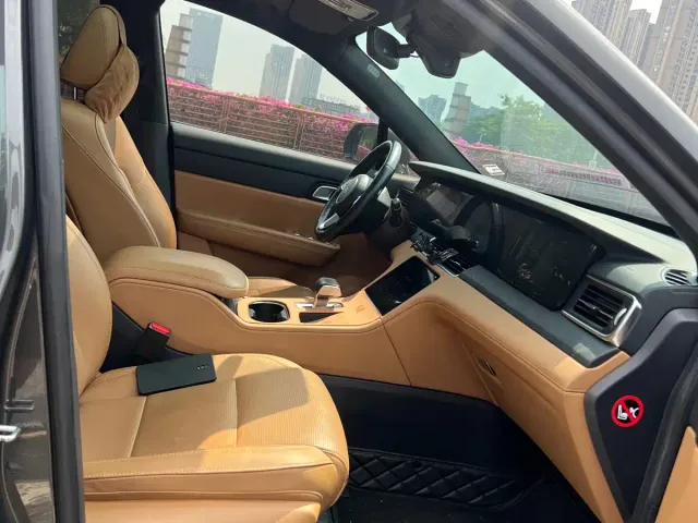 Li Auto ONE — Фото автомобиля 10