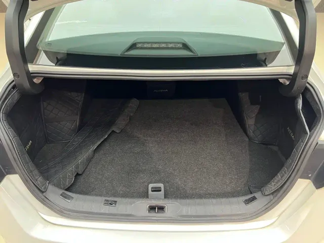 Nissan Teana — Фото автомобиля 14