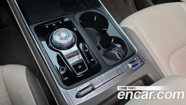 Kia Carnival Generation 4 — Фото автомобиля 11