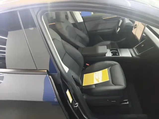 Tesla Model Y — Фото автомобиля 24