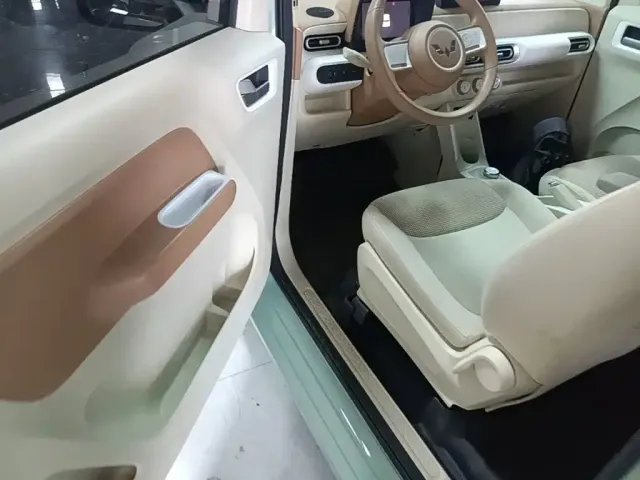 Wuling Hongguang Mini EV — Фото автомобиля 13