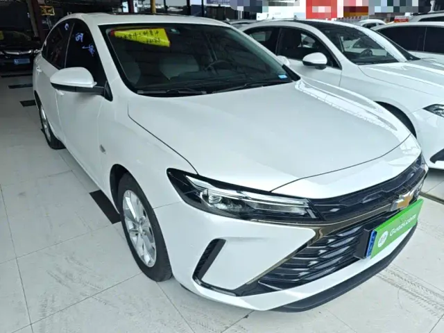 Chevrolet Monza — Фото автомобиля 3