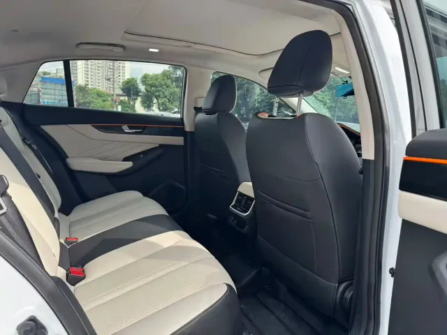 Dongfeng Yixuan MAX — Фото автомобиля 14
