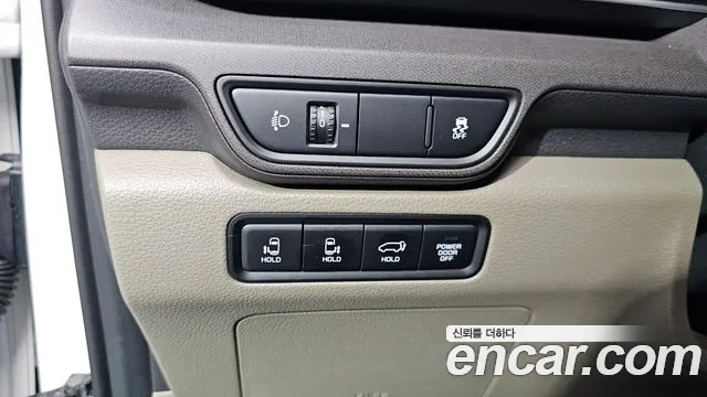 Kia Carnival Generation 4 — Фото автомобиля 13