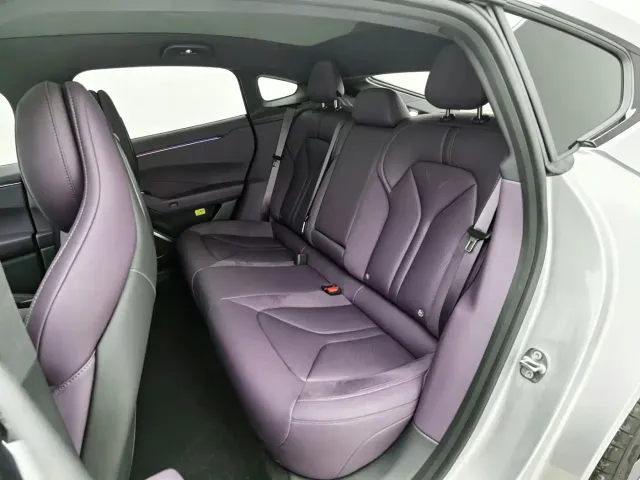 Xpeng P7 — Фото автомобиля 4