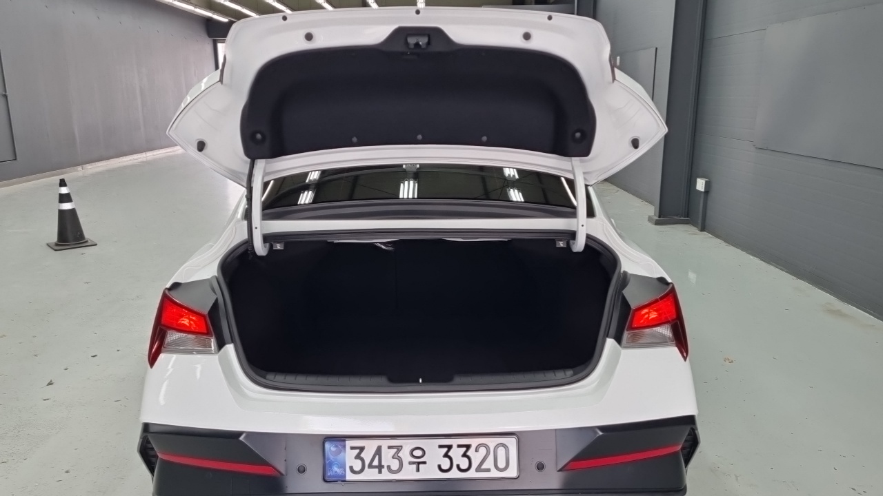 Hyundai Avante CN7 — Фото автомобиля 18