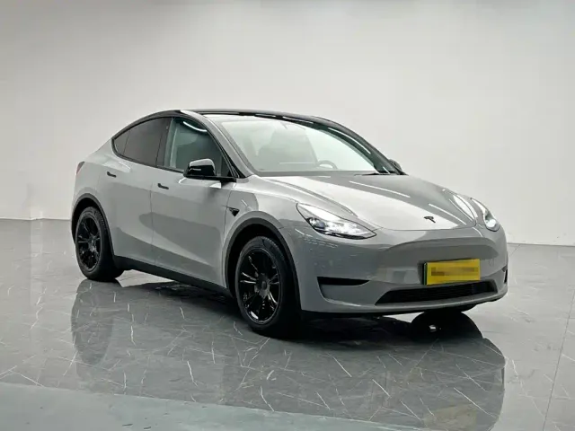 Tesla Model Y — Фото автомобиля 8