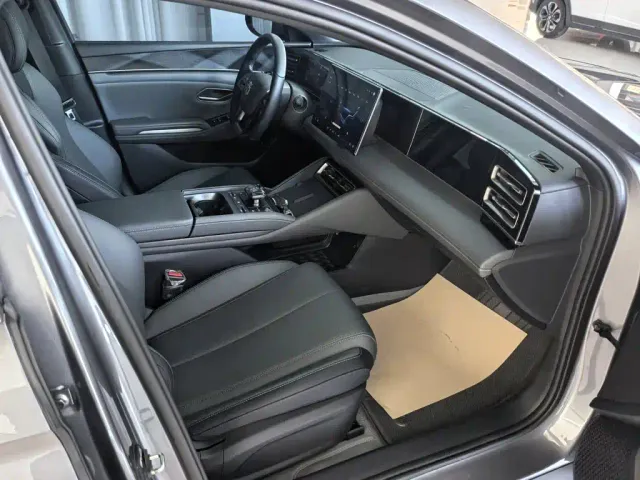 BYD Qin L — Фото автомобиля 20