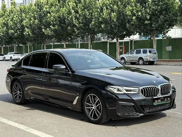 BMW BMW 5 Series New Energy 2022 535Le M Sport Package — Фото автомобиля 3