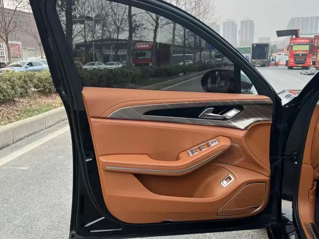 Hongqi H9 — Фото автомобиля 5