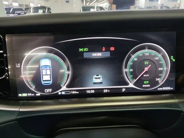Voyah Auto VOYAH FREE 2021 AWD Standard Range Extender Exclusive Luxury Package — Фото автомобиля 11