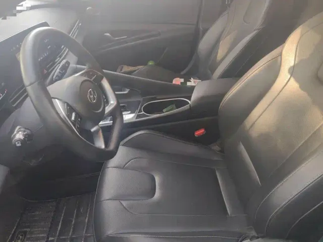 Hyundai Elantra — Фото автомобиля 16