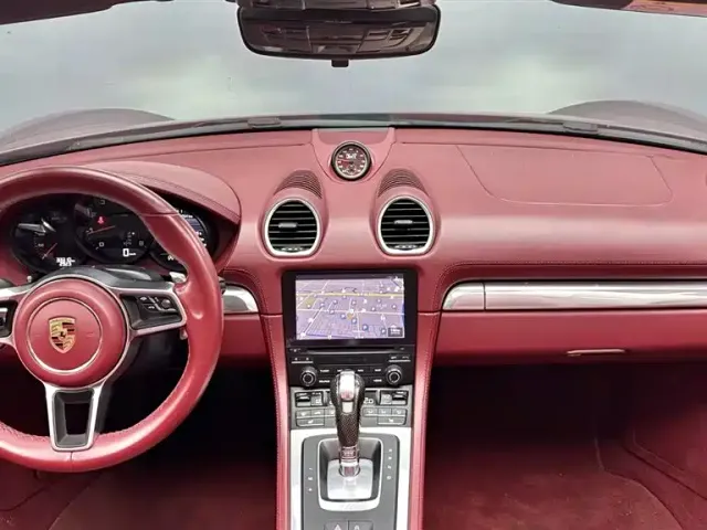 Porsche 718 — Фото автомобиля 15