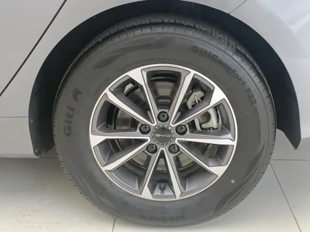 BYD Destroyer 05 2024 Glory Edition DM-i 55KM Luxury — Фото автомобиля 19