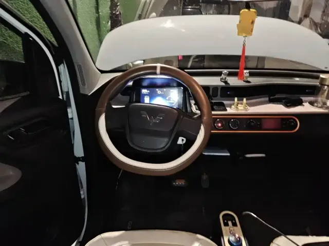 Wuling Hongguang Mini EV — Фото автомобиля 11