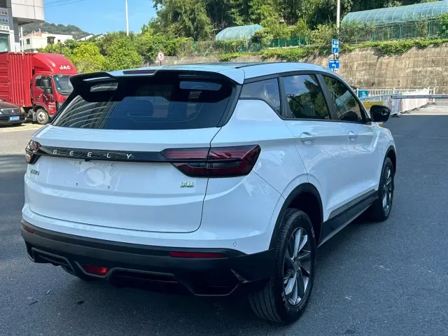 Geely Binyue — Фото автомобиля 9