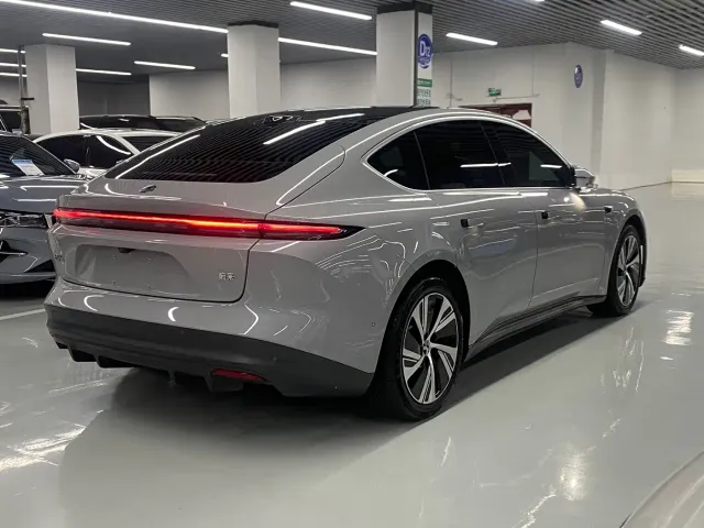 Nio ET5 — Фото автомобиля 12