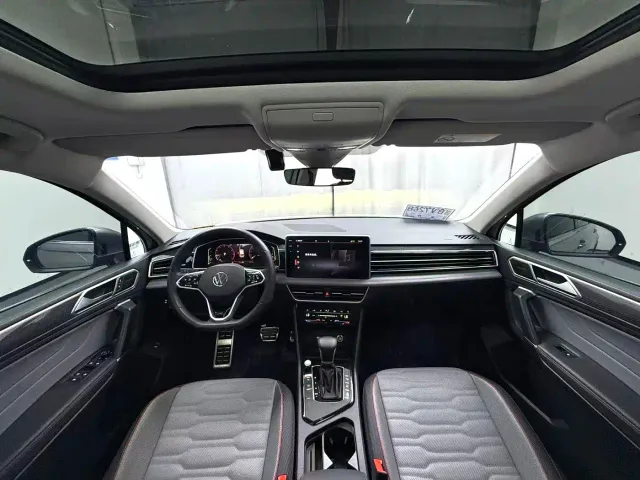 Volkswagen Tiguan L — Фото автомобиля 5