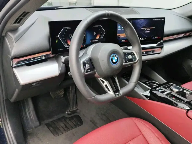 BMW i5 — Фото автомобиля 10