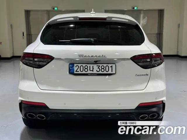 Maserati Levante — Фото автомобиля 4
