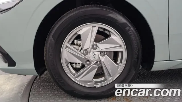 Hyundai Avante — Фото автомобиля 5