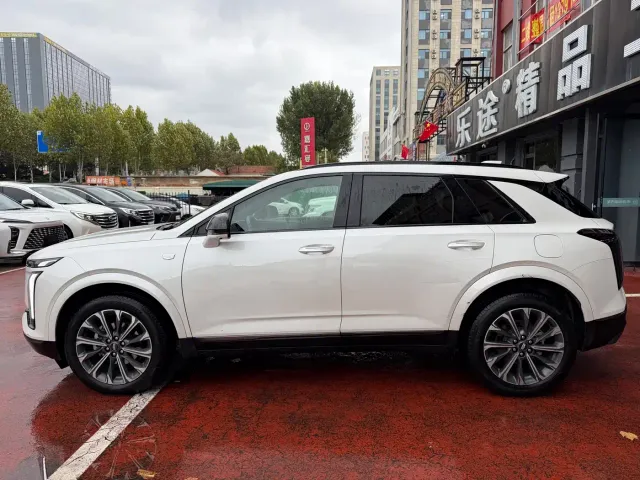 Cadillac XT5 — Фото автомобиля 3