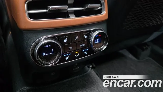 Genesis GV70 — Фото автомобиля 30
