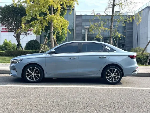 Geely Emgrand — Фото автомобиля 7