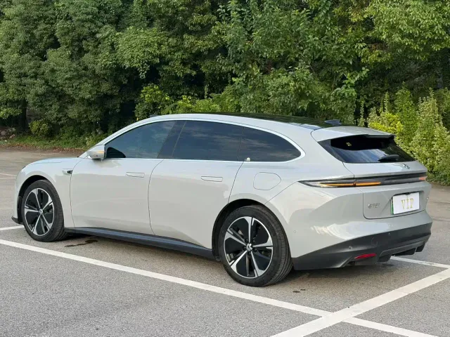 Nio ET5 Touring — Фото автомобиля 4