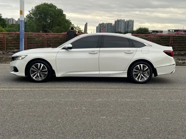 Honda Accord — Фото автомобиля 4