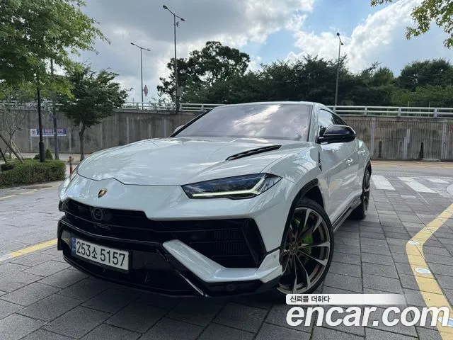 Фотография автомобиля — Lamborghini Urus