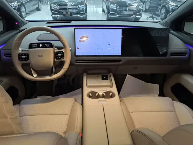Li Auto i6 — Фото автомобиля 9