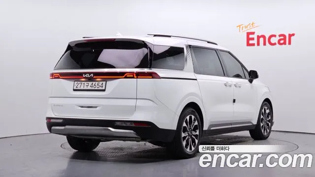 Kia Canival — Фото автомобиля 2