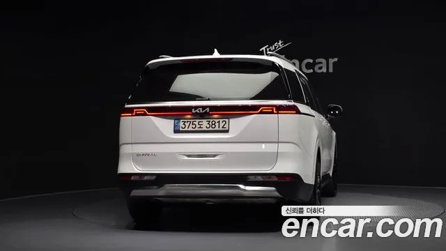 Kia Carnival Generation 4 — Фото автомобиля 3