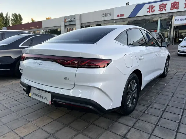 BYD Qin L — Фото автомобиля 4