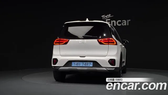 Kia Niro — Фото автомобиля 4