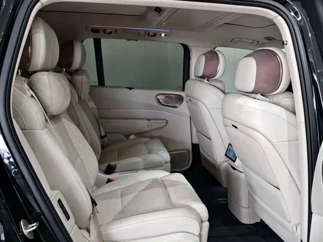 Lynk & Co 900 — Фото автомобиля 16