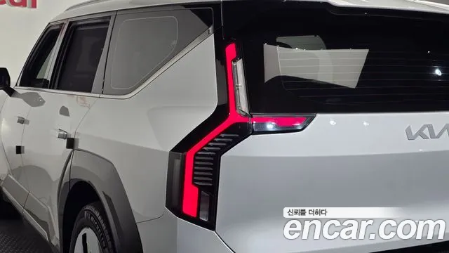 Kia EV9 Long Range 4WD — Фото автомобиля 5