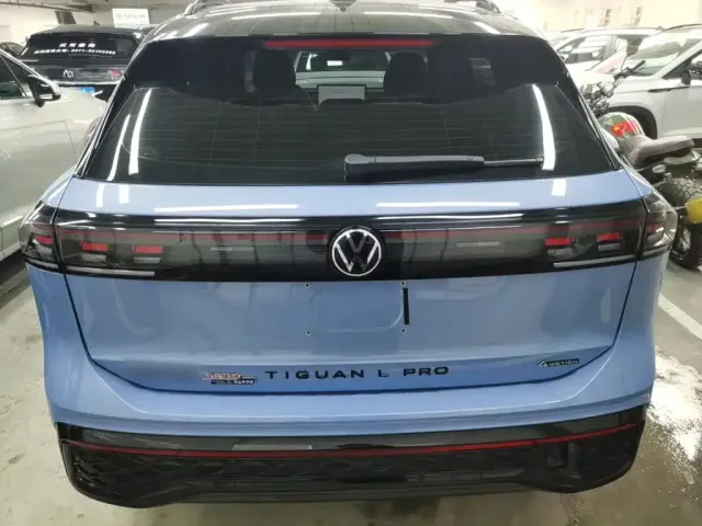 Volkswagen Tiguan L — Фото автомобиля 3