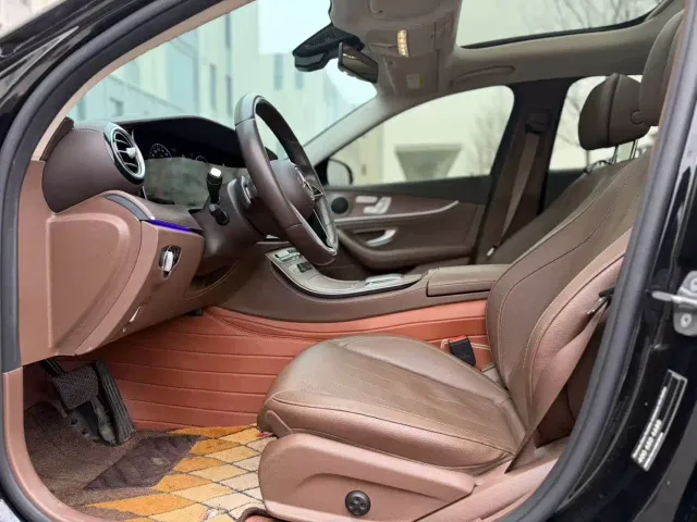 Mercedes-Benz E-Class — Фото автомобиля 4