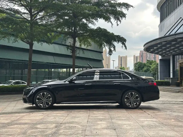 Mercedes-Benz E-Class — Фото автомобиля 6