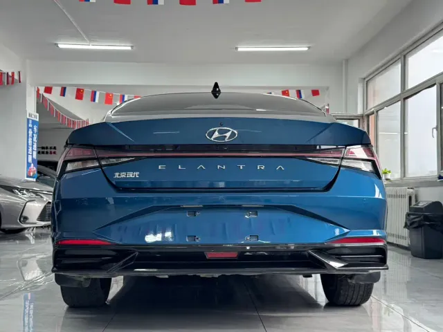 Hyundai Elantra — Фото автомобиля 5