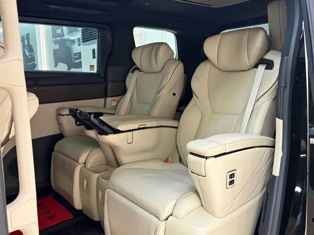 Toyota Alphard — Фото автомобиля 20