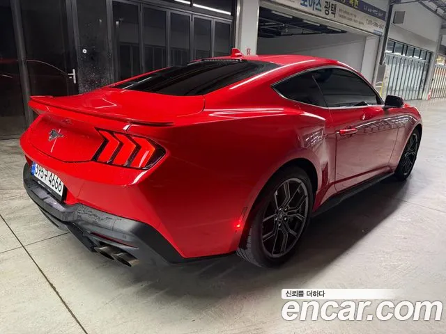 Ford Mustang — Фото автомобиля 4