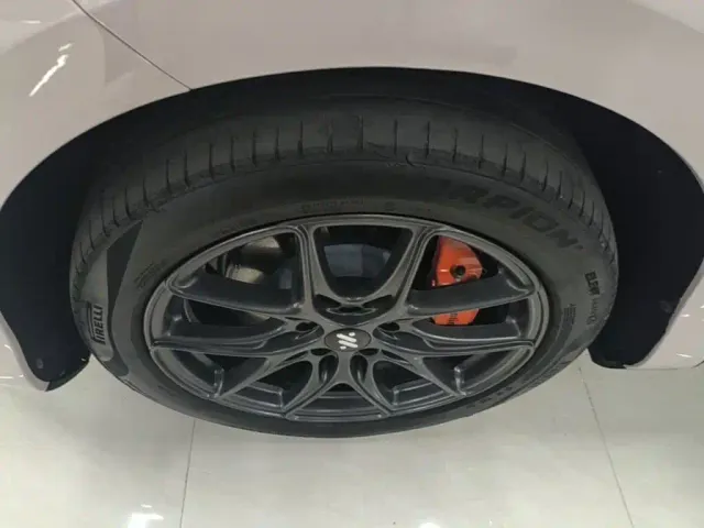 IM Motors LS6 — Фото автомобиля 21