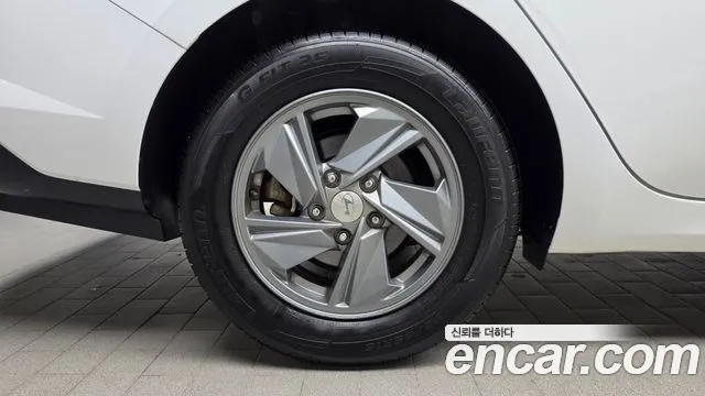 Hyundai Avante — Фото автомобиля 6