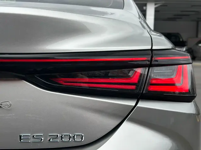 Lexus ES — Фото автомобиля 5